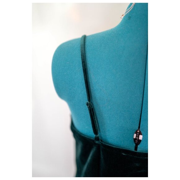 CLEARANCE Green Velvet Cowl Maxi Dress - Junior's Large - Picture 3 of 4